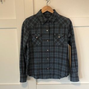 Pendleton Woolen Mills women’s plaid flannel button up shirt, size small petite